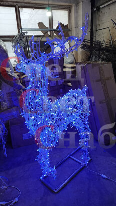 Светодиодная уличная фигура Гордый олень синий